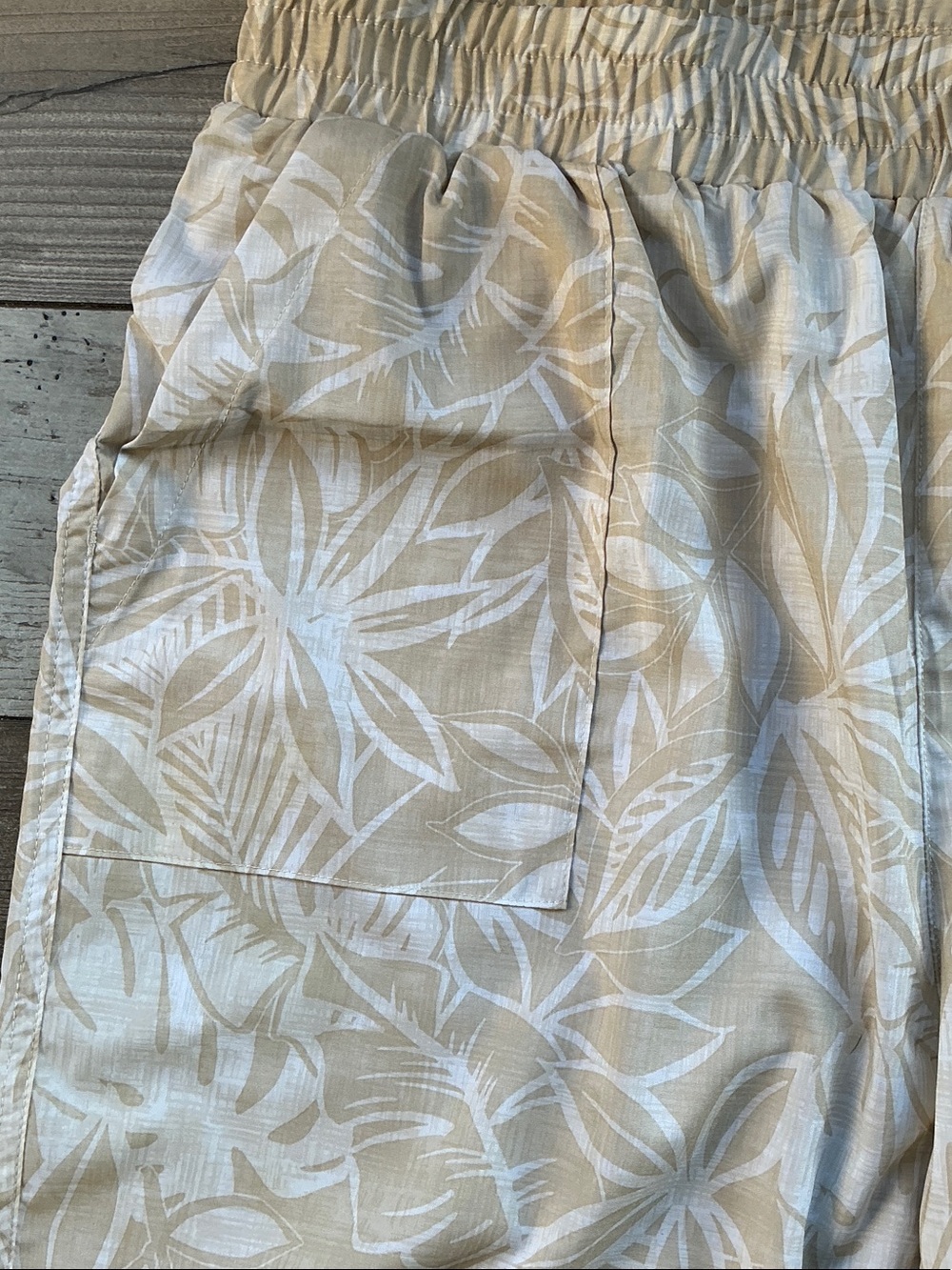Tan and white Floral Print Lounge Pants L